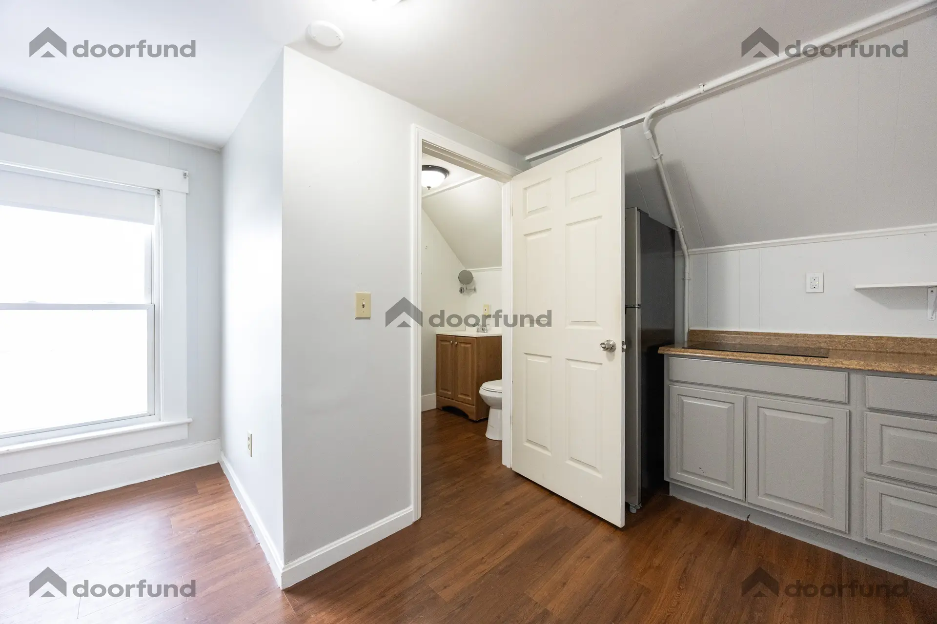 123 & 127 Union Ave, Unit 10 - Photo 9