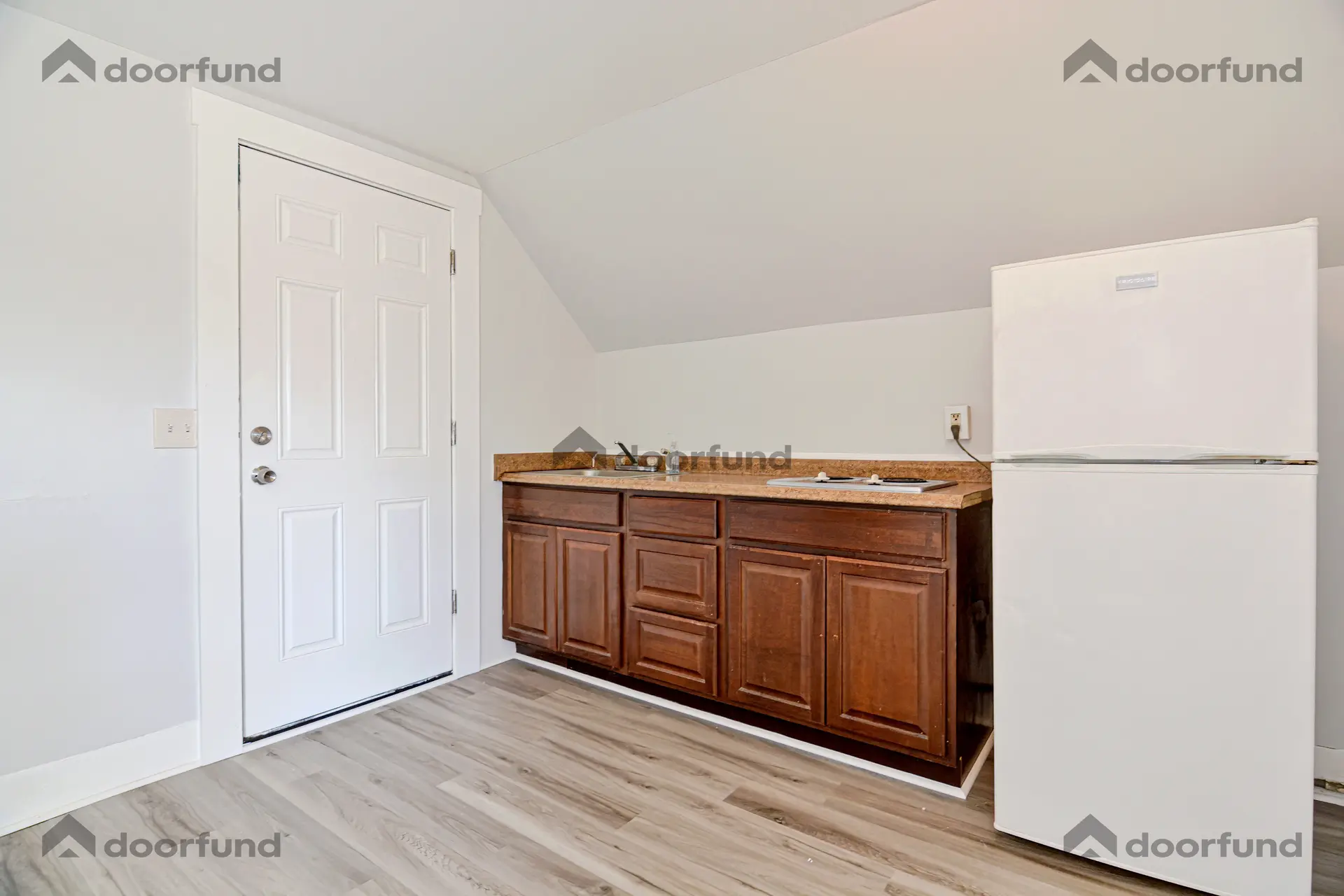 123 & 127 Union Ave, Unit 9 - Photo 17