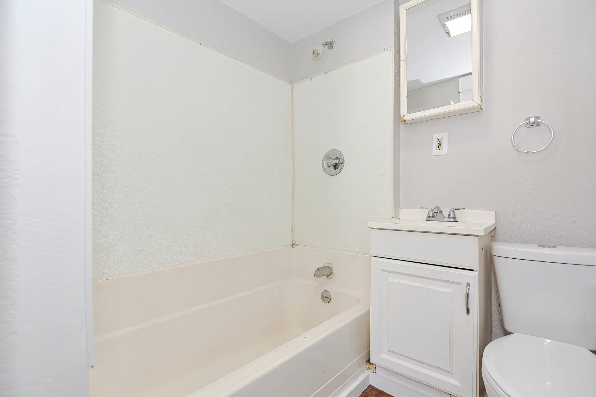 14 West Bow St, Unit 10 - Photo 7