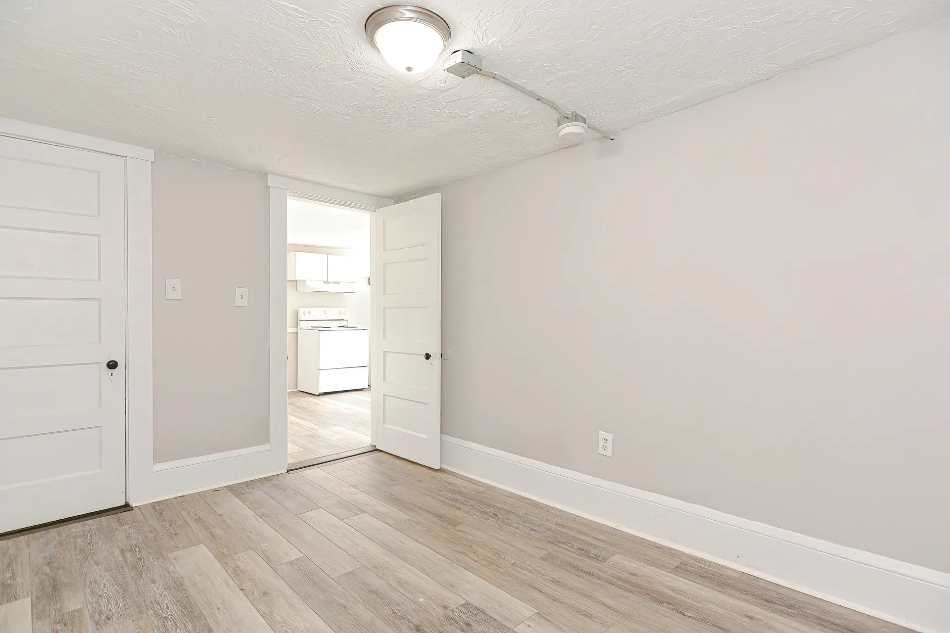 14 West Bow St, Unit 8 - Photo 8