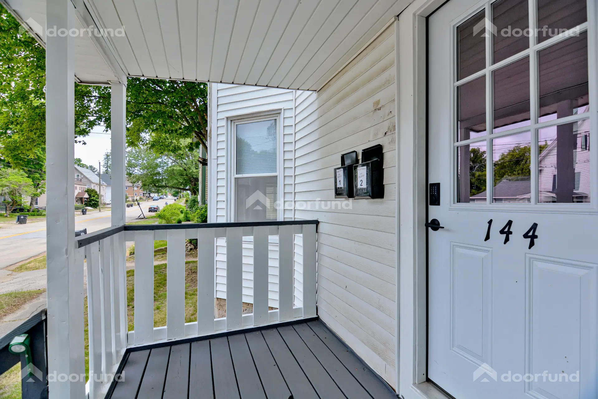 144 Franklin St, Unit 4 - Photo 33