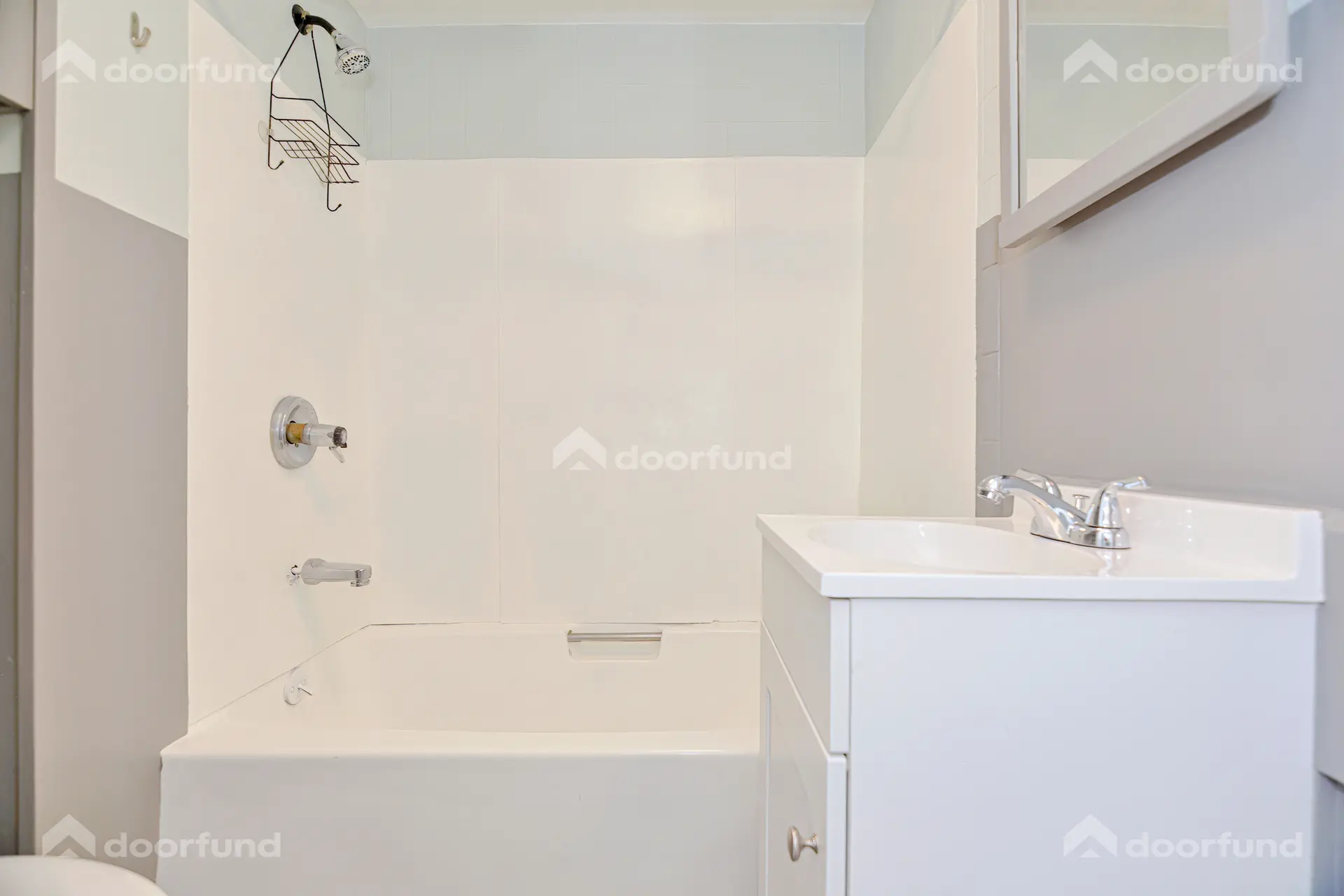 144 Franklin St, Unit 4 - Photo 52