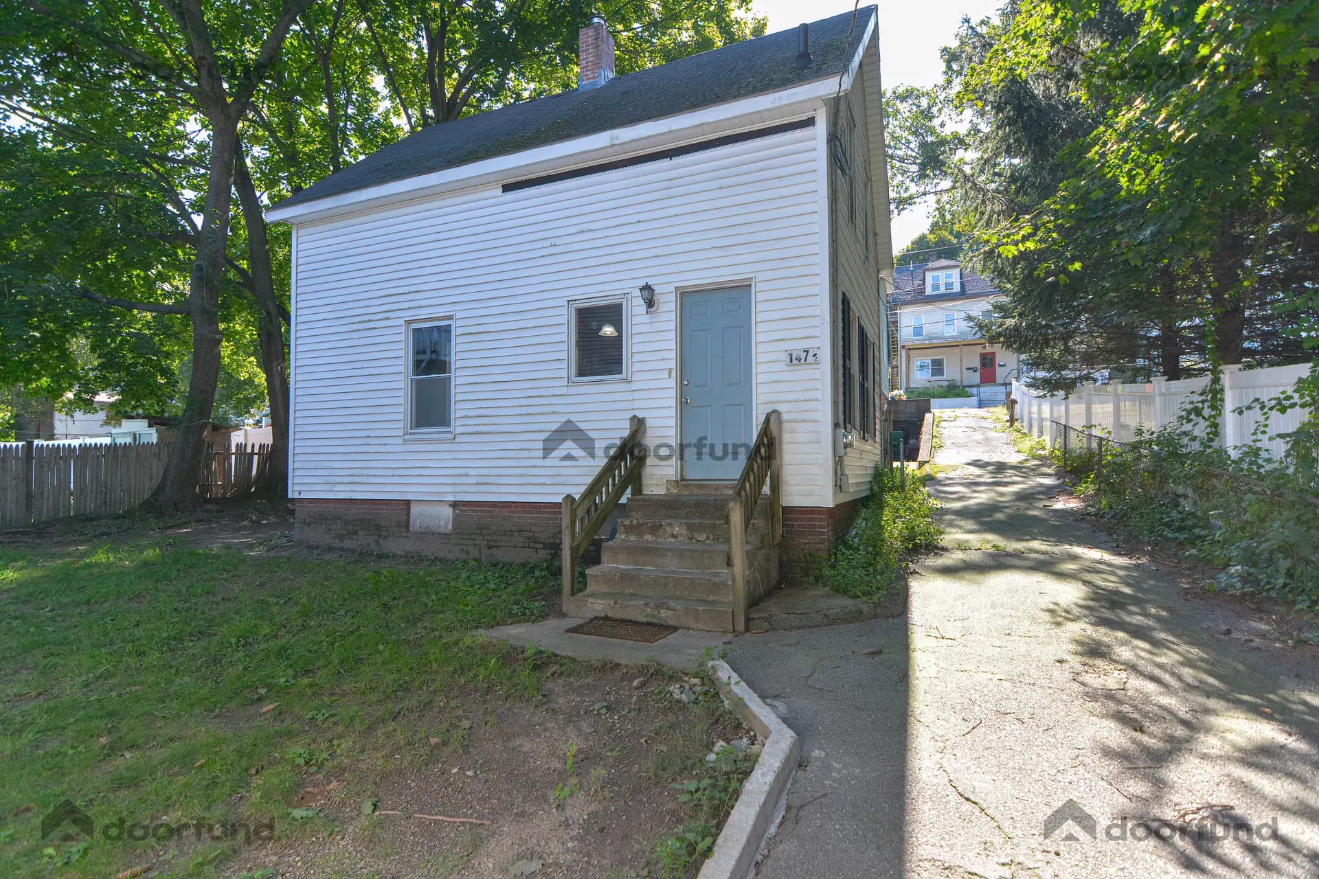 147 Oak St, Unit 1-2 - Photo 32