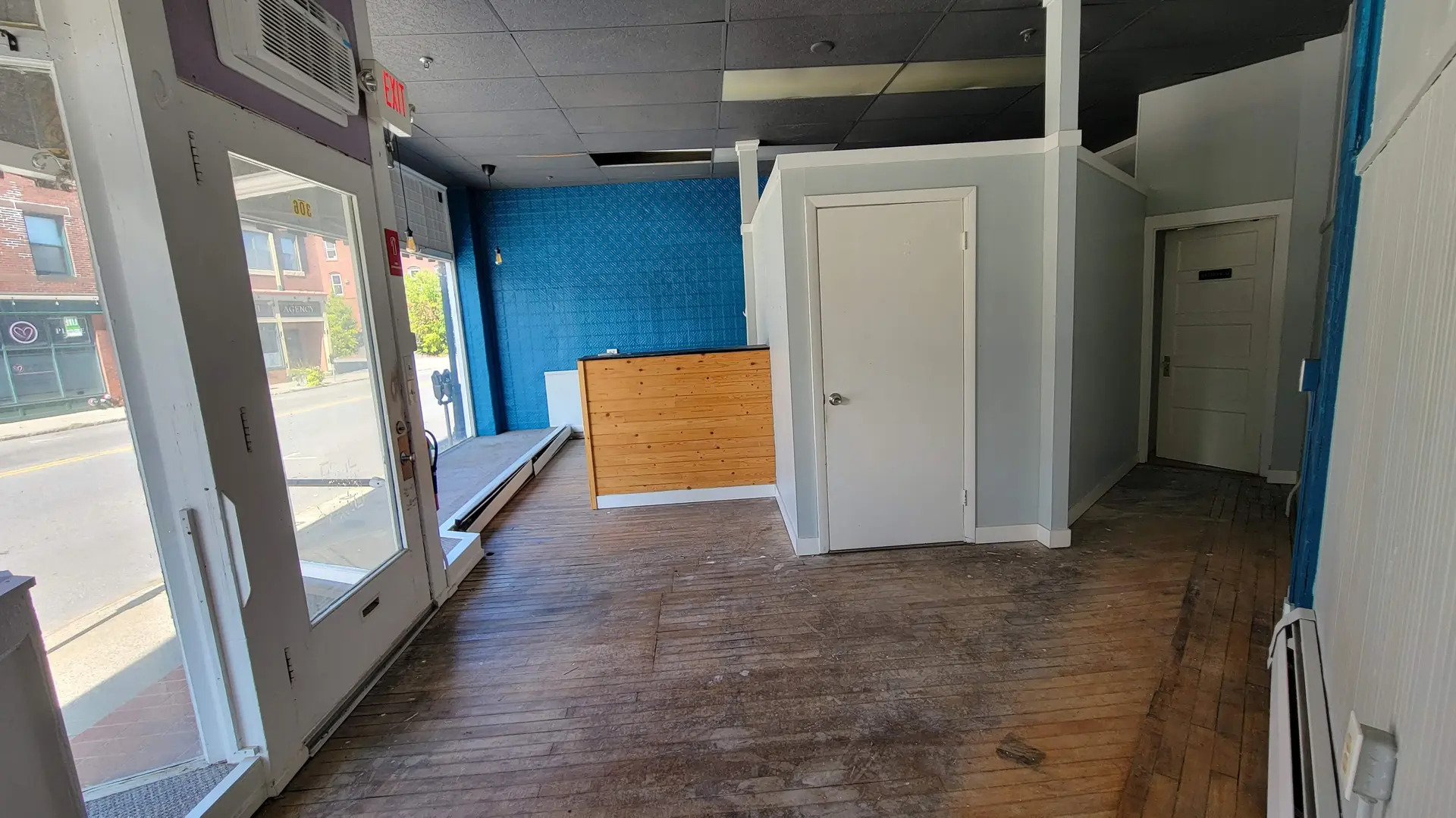 Central St, 306 Central - commercial space - 2